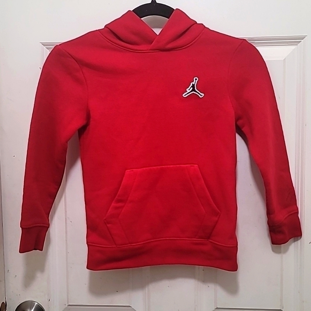 JORDAN ‎ BOYS ESSENTIAL RED PULLOVER HOODIE SWEATER SIZE MEDIUM